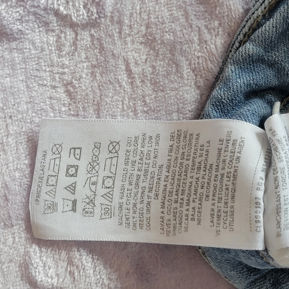 Guess Distressed Mid-rise Jean Shorts - sz 25 - Picture 9 of 9